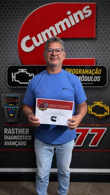 Aluno formado no curso de programação Cummins